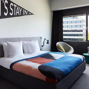 The Social Hub West 4 Star Otel